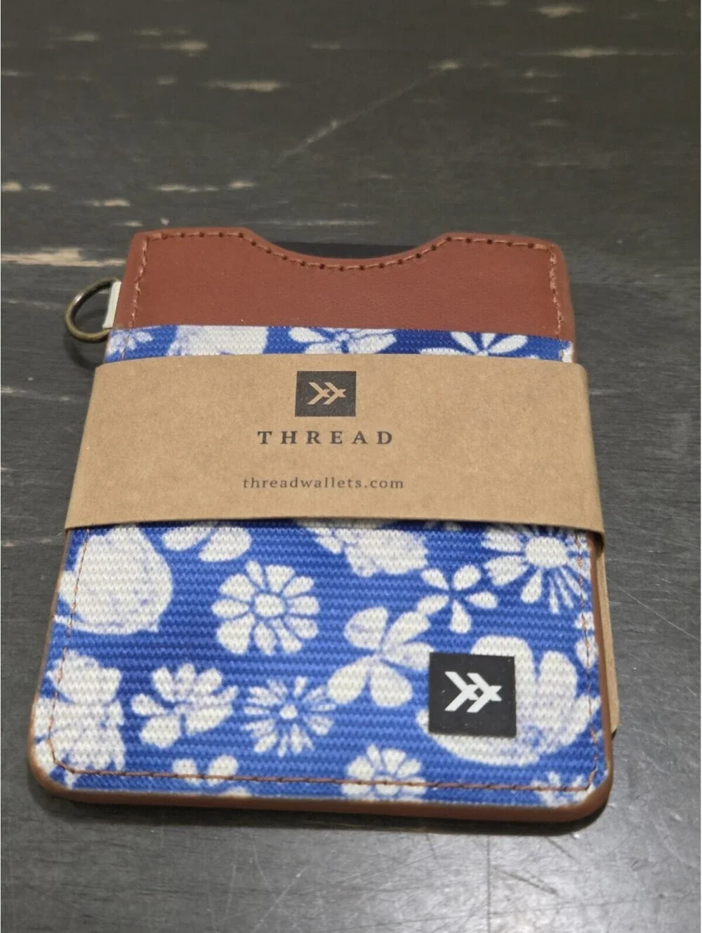 Thread Wallets Blue Floral Leather Card Wallet RFID Carry On Key Ring New